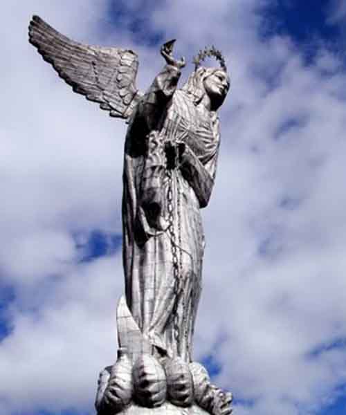 Покровительница Эквадора - Статуя Девы Марии 