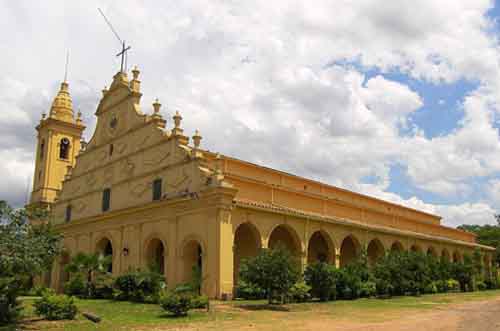 церковь Сантисима Тринидад (исп. Iglesia de la SantísimaTrinidad)