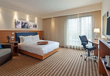 Фото Hampton by Hilton Warsaw Airport №