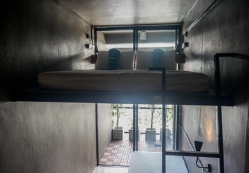 Фото In a Box Hostel №