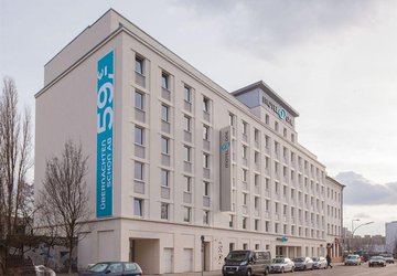 Фото Motel One Berlin Mitte №