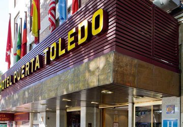 Фото Hotel Puerta de Toledo №