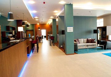 Фото Holiday Inn Express Warsaw Airport №