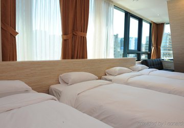 Фото Hotel Skypark Central Myeongdong №