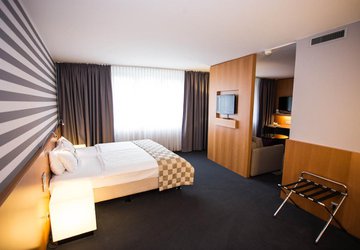 Фото Holiday Inn Vienna City №