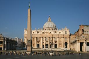 Обелиск Ватикан в Риме