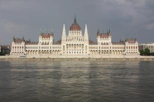 Здание венгерского парламента в Будапеште