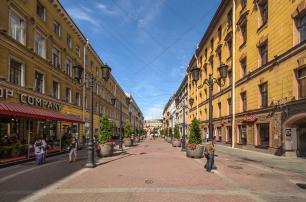 Малая Садовая улица в Санкт-Петербурге