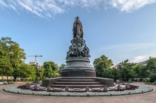 Екатерининский сквер в Санкт-Петербурге