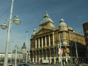 Площадь Ференца Деака в Будапеште