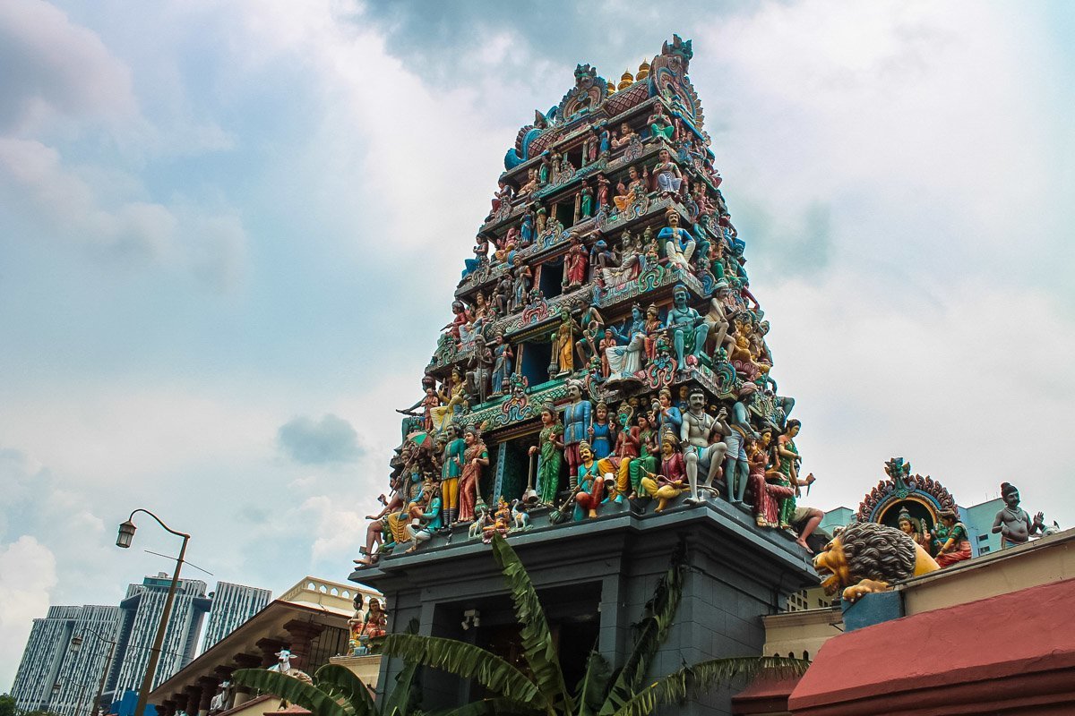 Фото храма Шри Мариамман в Сингапуре