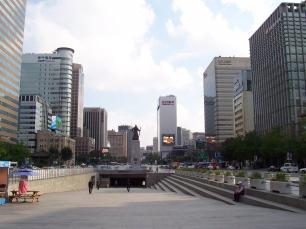 Площадь Кванхвамун в Сеуле