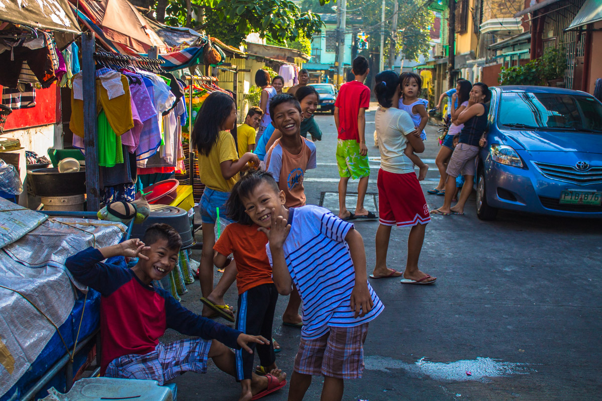 Счастливые жители трущоб Манилы - Фото №5